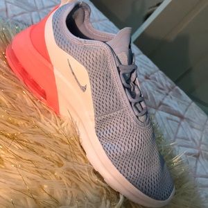 Women's Air Max Motion 2 .